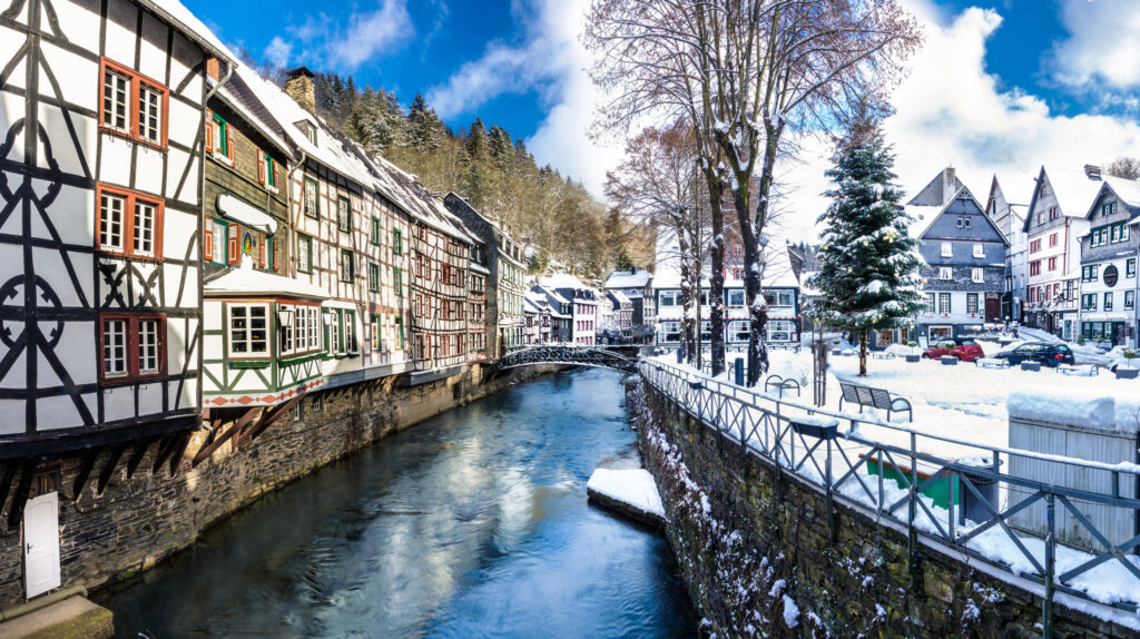 Monschau an der Rur im Winter