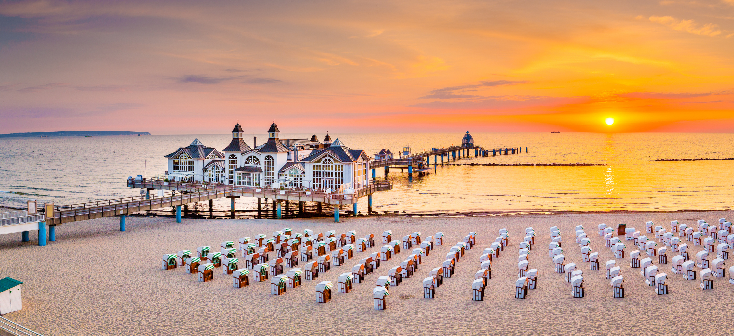 Berühmte Sellin Seebrücke im Ostseebad Sellin auf der Insel Rügen