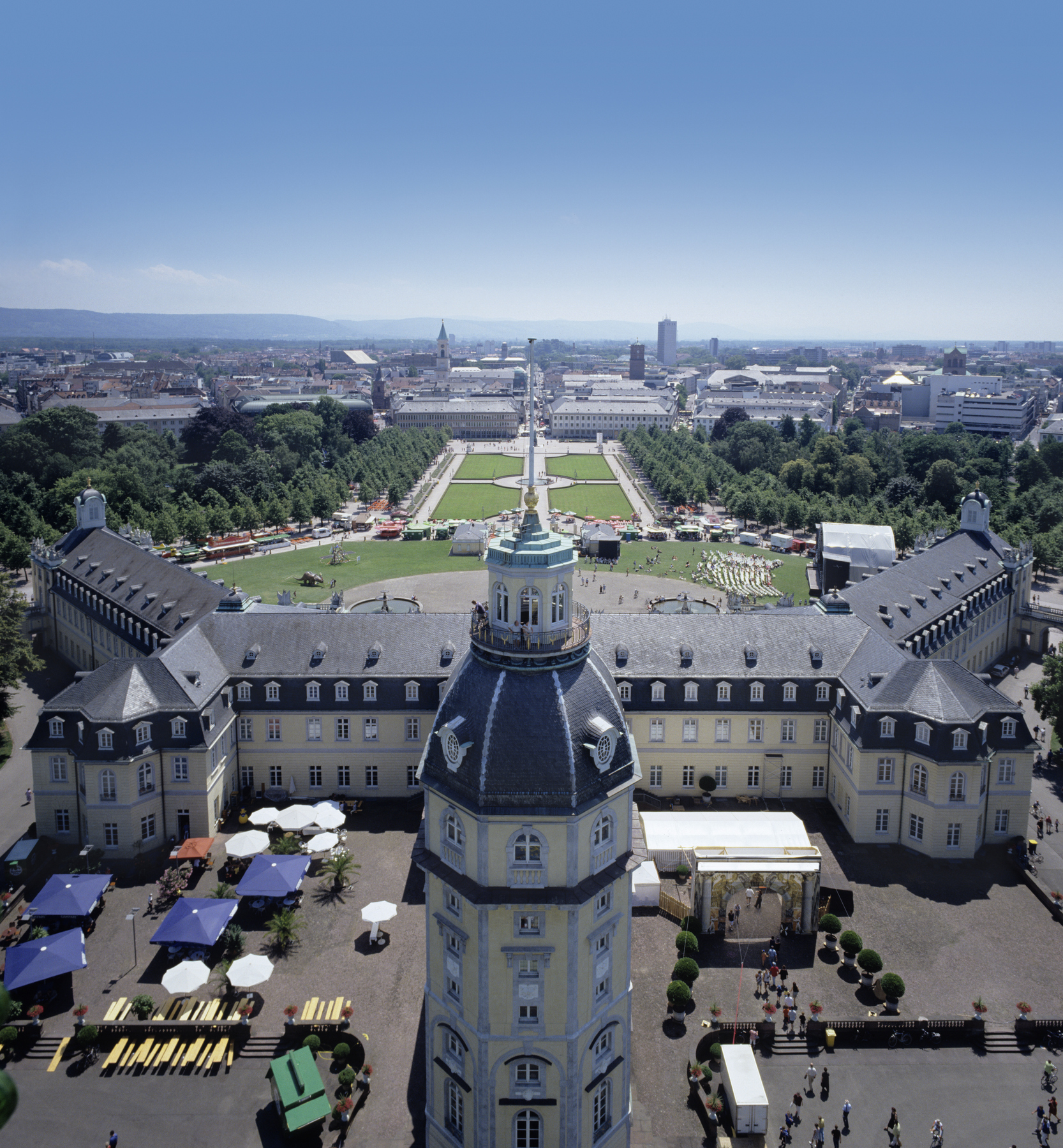 Blick auf das Schloss Karlsruhe