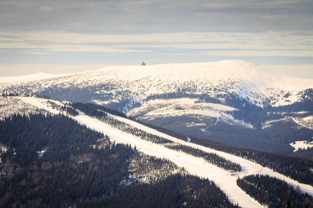 Die Skipisten im Gebirge von Spindlermühle