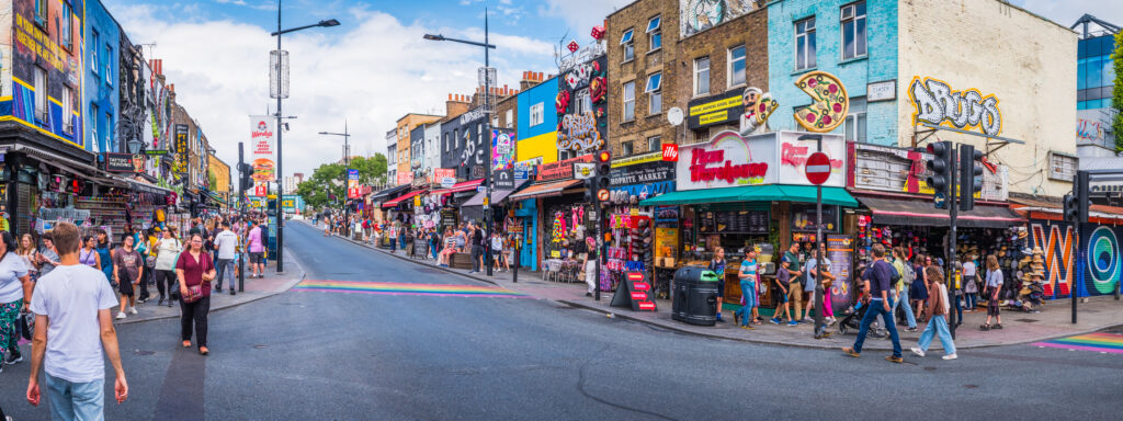 Die belebte Camden High Street und der angrenzende Camden Market