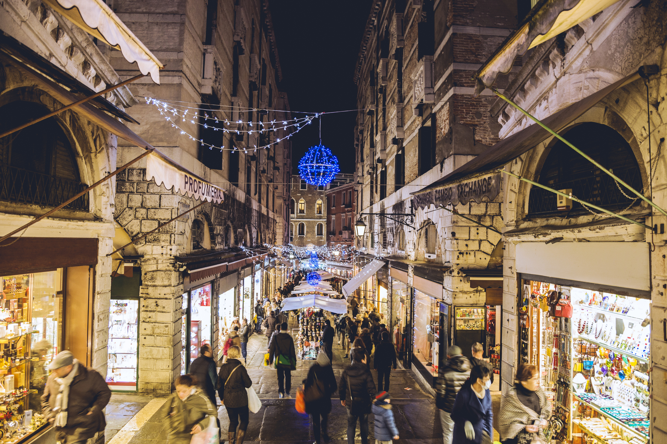 Weihnachtszeit in den Gassen von Venedig