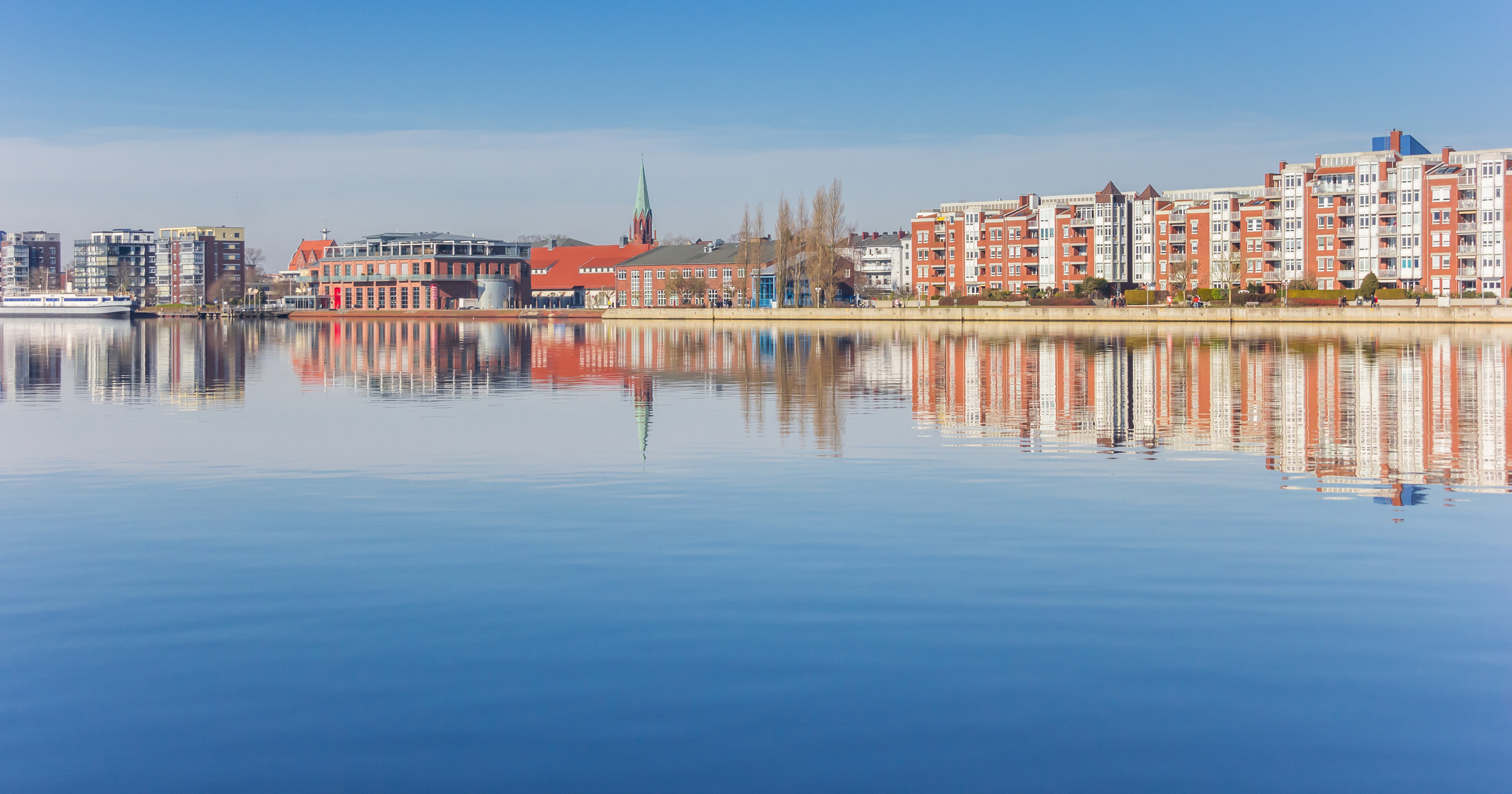 Panorama der begehrten Wohngegend am Ems-Jade-Kanal in Wilhelmshaven