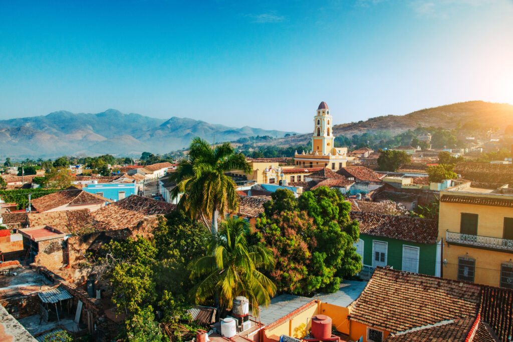 Schöne Luftaufnahme des historischen Trinidad auf Kuba