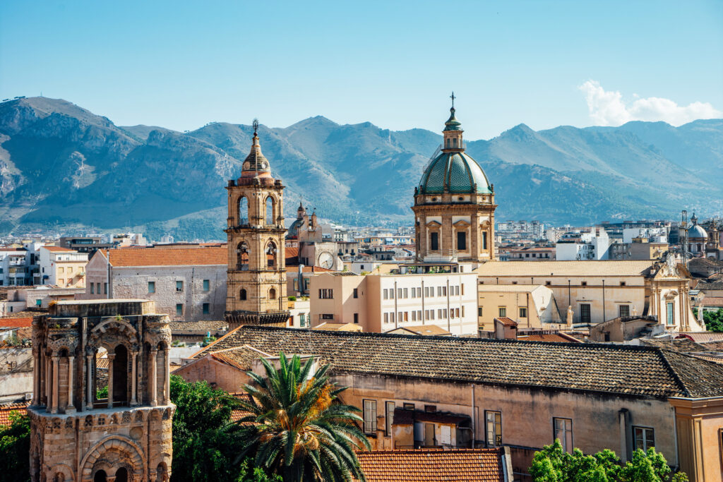Die Skyline von Palermo - Bildnachweis: FilippoBacci Stock-Datei-ID: 1364745575 – Lizenz vom: 11.06.2025