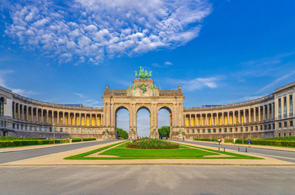 Neoklassizistische Arcade im Brüsseler Jubelpark - Bildnachweis: Aliaksandr Antanovich Stock-Datei-ID: 2162300435 – Lizenz vom: 12.06.2025