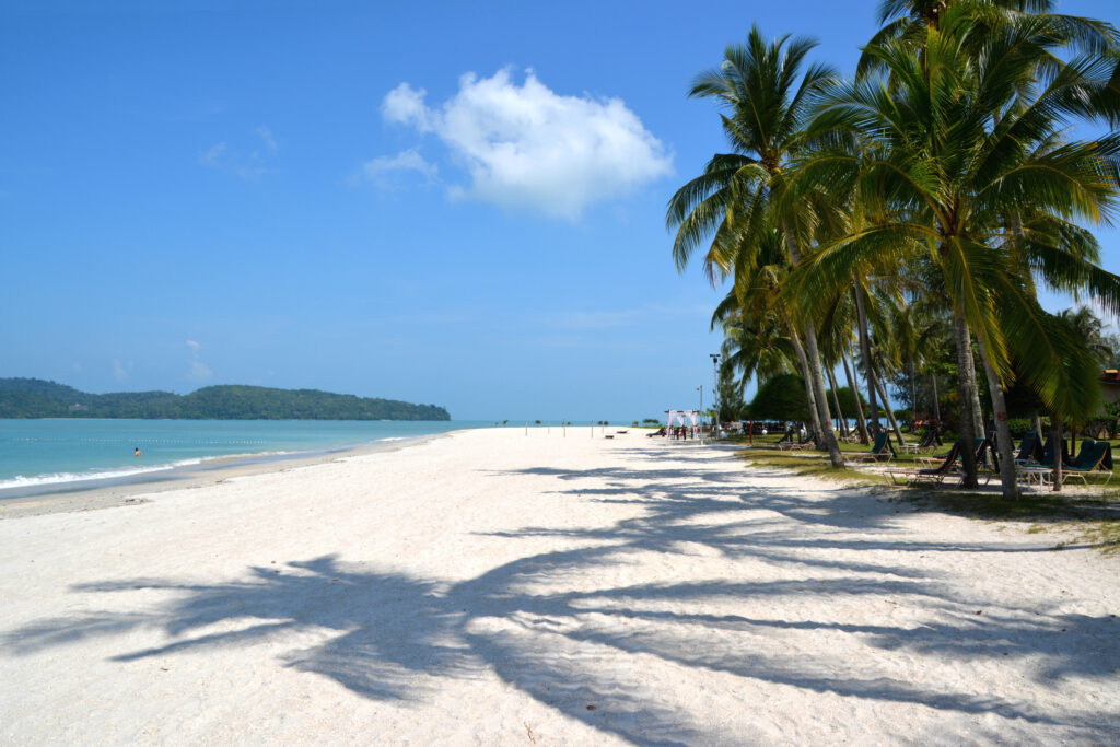 Der Pantai Cenang Beach auf Langkawi - Bildnachweis: gionnixxx Stock-Datei-ID: 537974729 – Lizenz vom: 07.06.2025