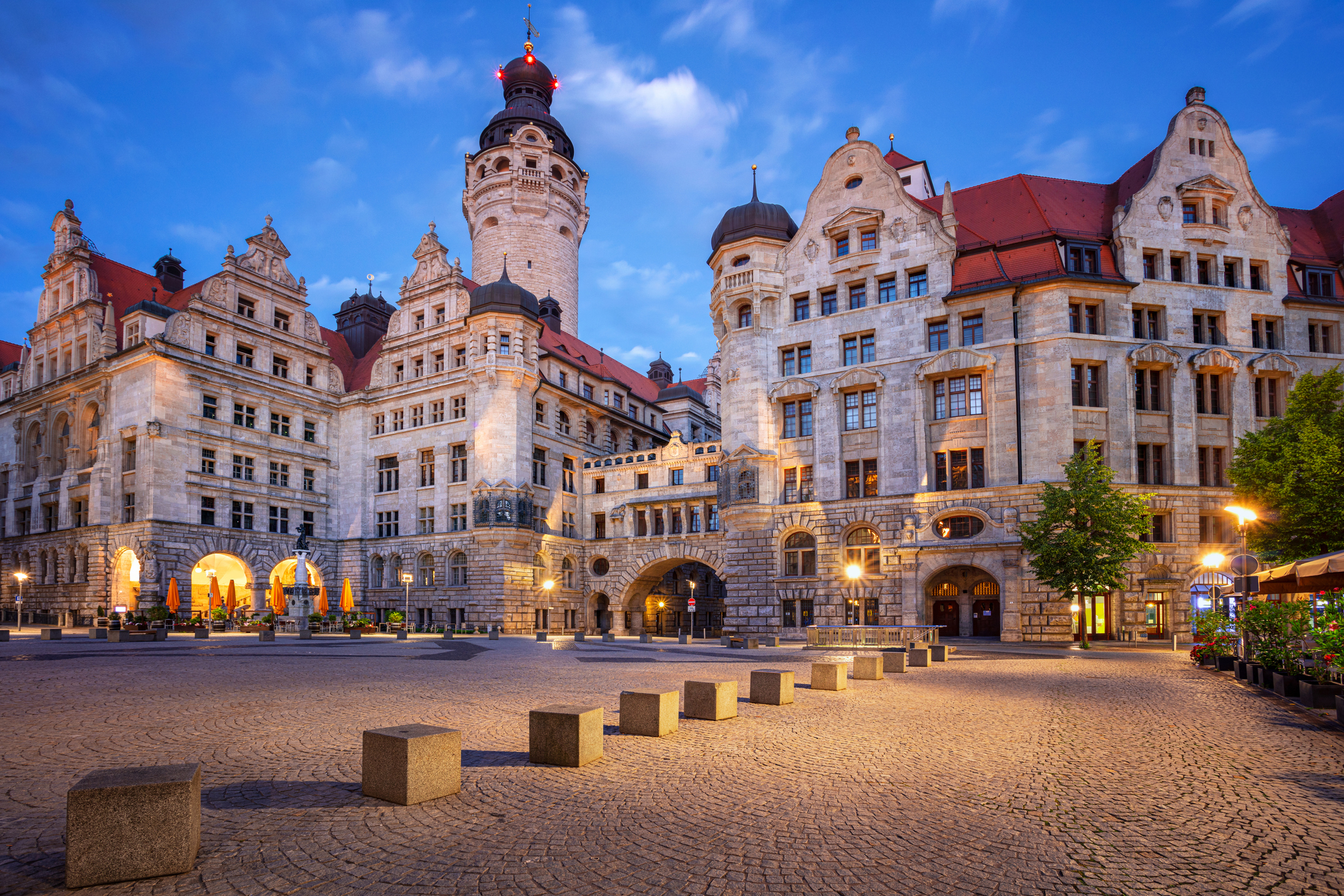 Das Rathaus von Leipzig in Sachsen - Bildnachweis: RudyBalasko Stock-Datei-ID: 1328467902 – Lizenz vom: 03.07.2025