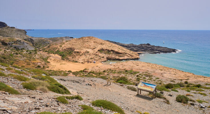 Der Strand und Naturpark Playa de Calblanque - Bildnachweis: Jose Antonio Aldeguer Stock-Datei-ID: 1415360587 – Lizenz vom: 12.07.2025