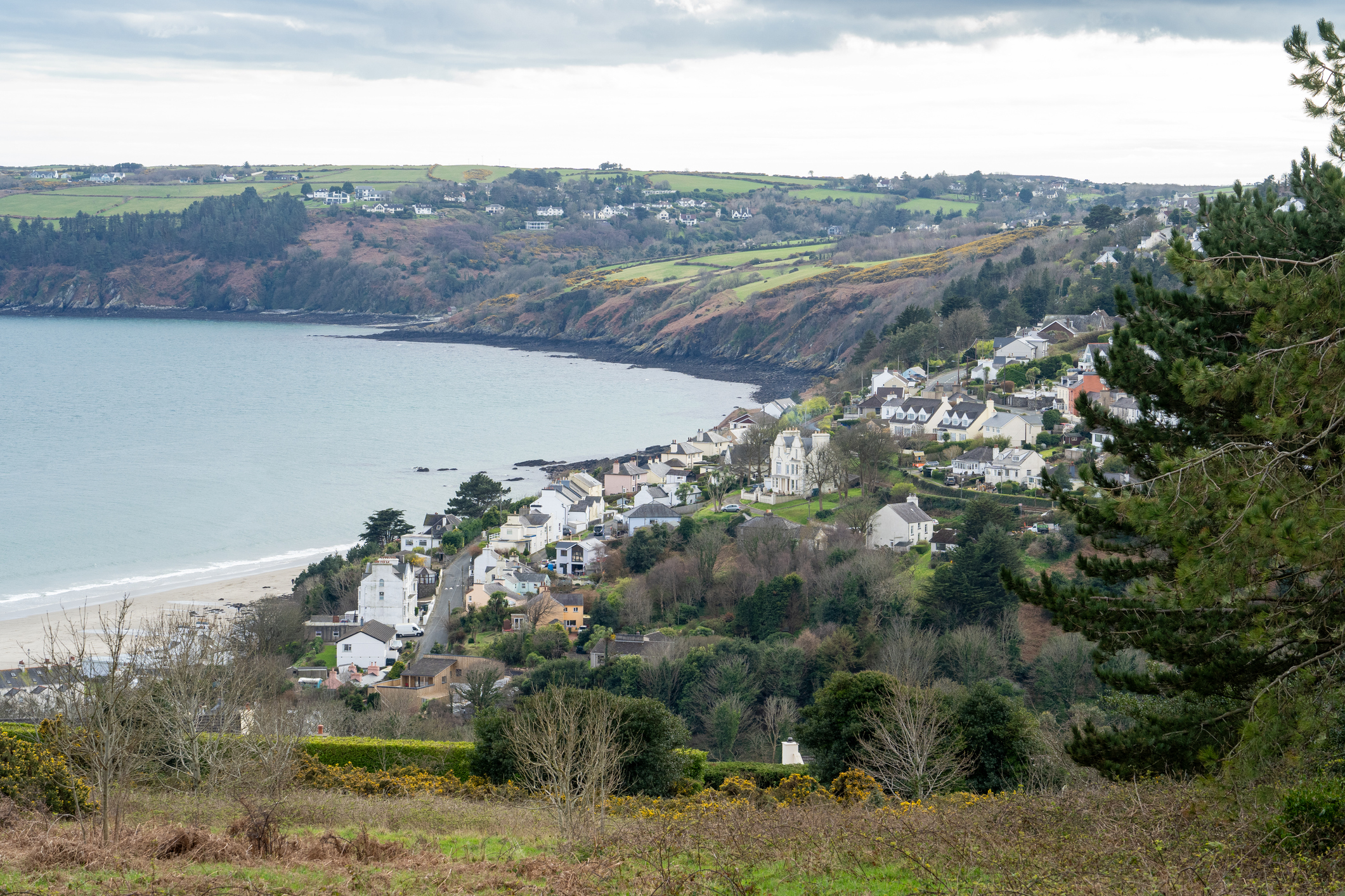 Blick auf das alte Laxey und die Küste, Isle of Man - Bildnachweis: Daniel Sztork Stock-Datei-ID: 1500511886 – Lizenz vom: 04.07.2025
