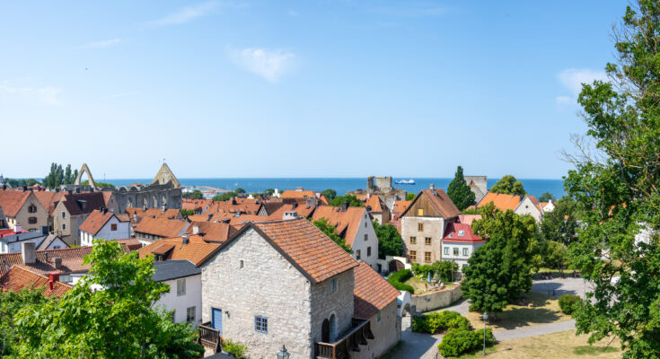 Blick auf die Stadt Visby auf der Insel Gotland - Bildnachweis: olaser Stock-Datei-ID: 1665564670 – Lizenz vom: 05.07.2025