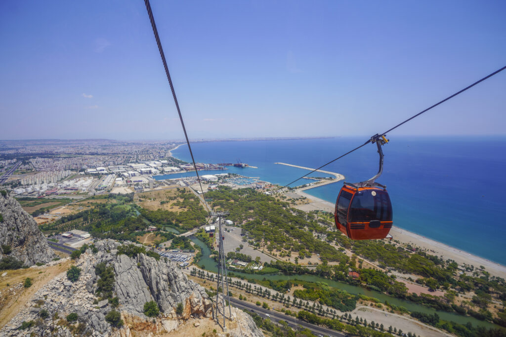 Die Tunektepe Seilbahn in Antalya - Bildnachweis: miracsaglam Stock-Datei-ID: 1896813738 – Lizenz vom: 03.07.2025