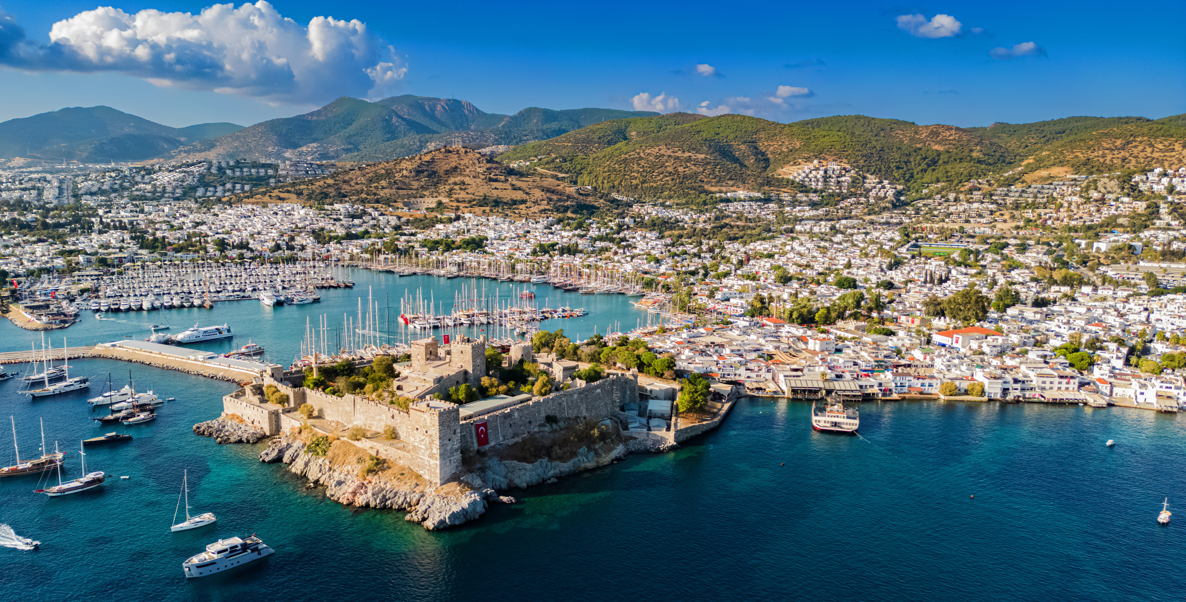 Die Stadt Bodrum an der Ägäis - Bildnachweis: monticelllo Stock-Datei-ID: 2005796987 – Lizenz vom: 03.07.2025