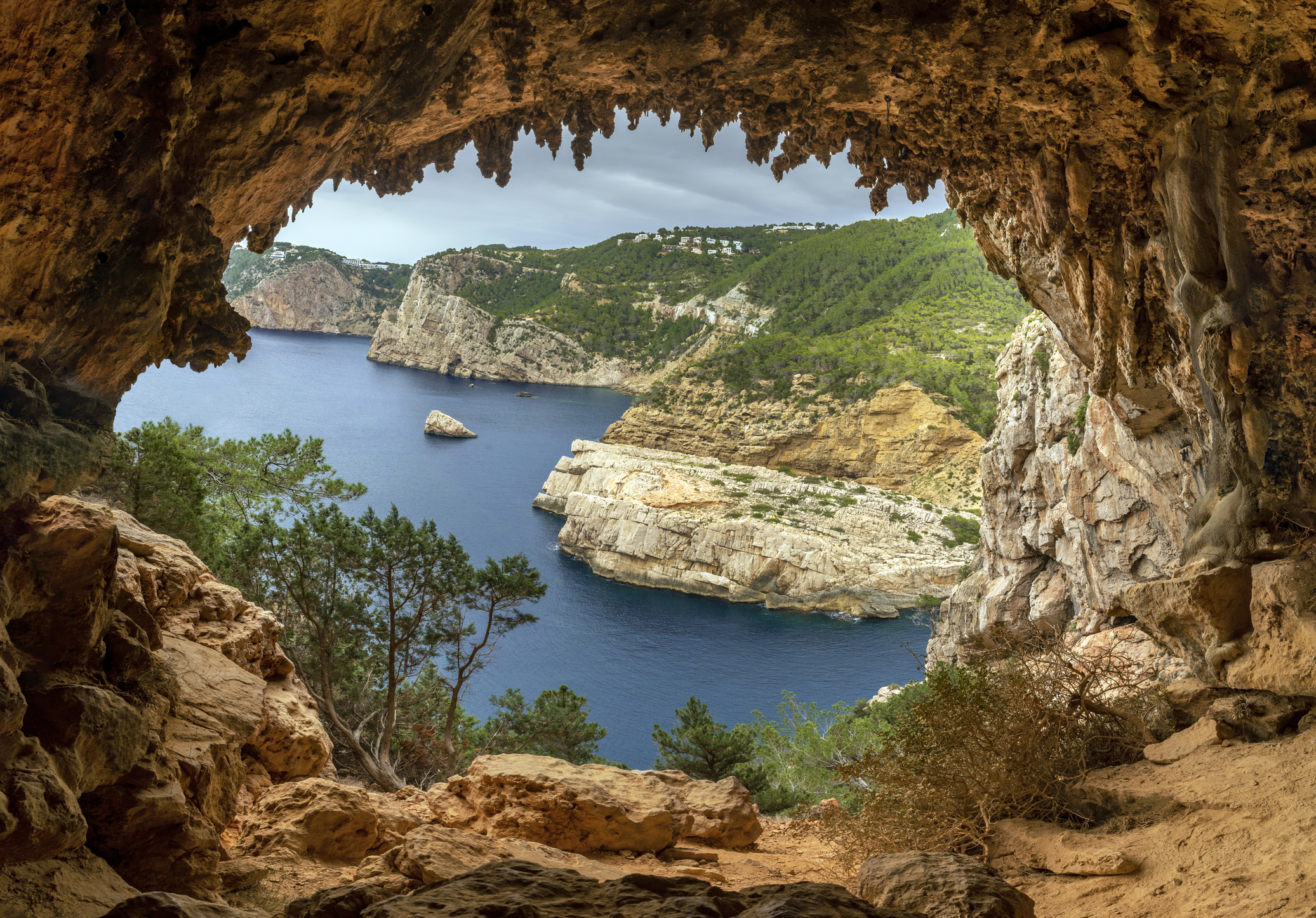 Egragopilas Höhle auf Ibiza - Bildnachweis: Inigo Arza Azcorra Stock-Datei-ID: 2150693126 – Lizenz vom: 08.07.2025