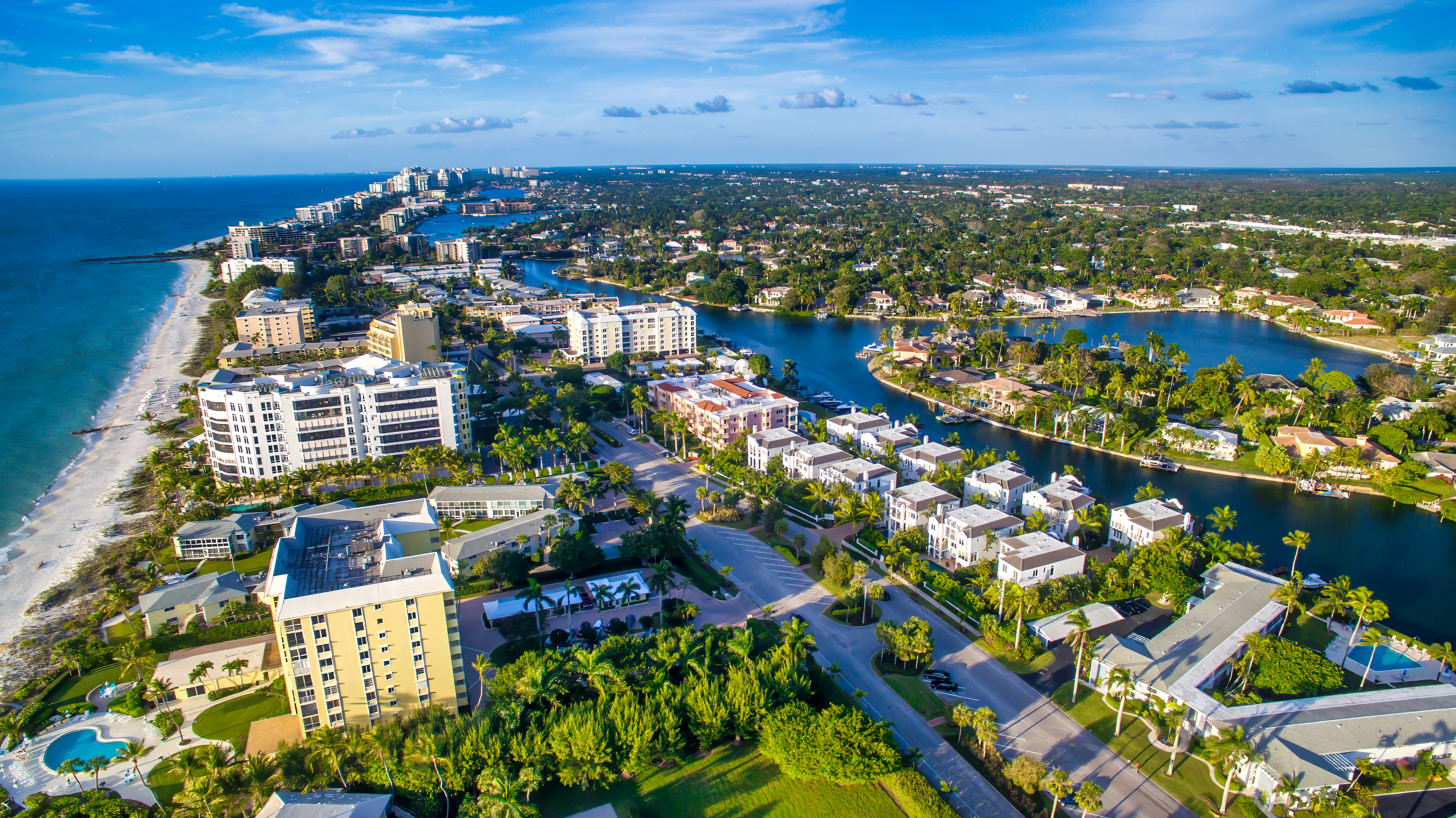 Luftbild von Naples in Florida - Bildnachweis: Paola Giannoni Stock-Datei-ID: 2153071394 – Lizenz vom: 03.07.2025