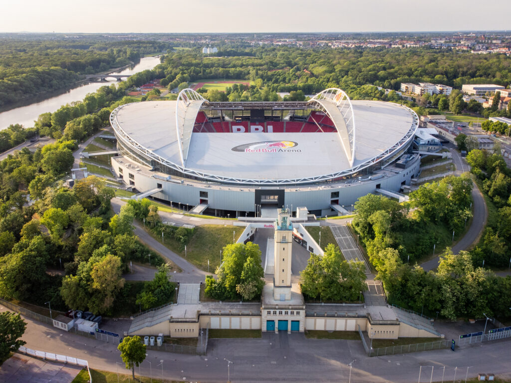 Das Leipziger Stadion - Bildnachweis: tichr Stock-Datei-ID: 2153669995 – Lizenz vom: 09.07.2025