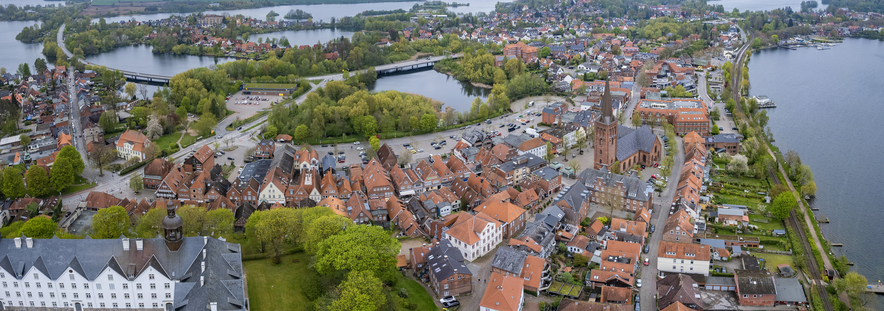 Luftbild der Stadt Plön - Bildnachweis: Stefan Krisa Stock-Datei-ID: 2174210575 – Lizenz vom: 12.06.2025