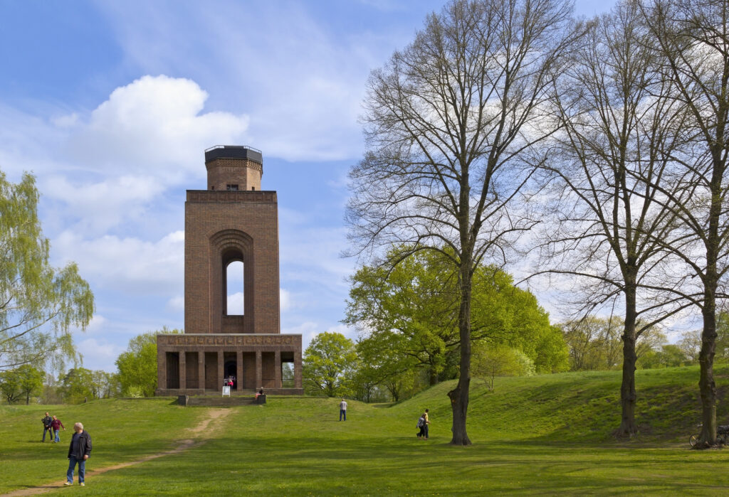 Der Bismarckturm in Burg im Spreewald - Bildnachweis: typo-graphics Stock-Datei-ID: 481685818 – Lizenz vom: 12.07.2025