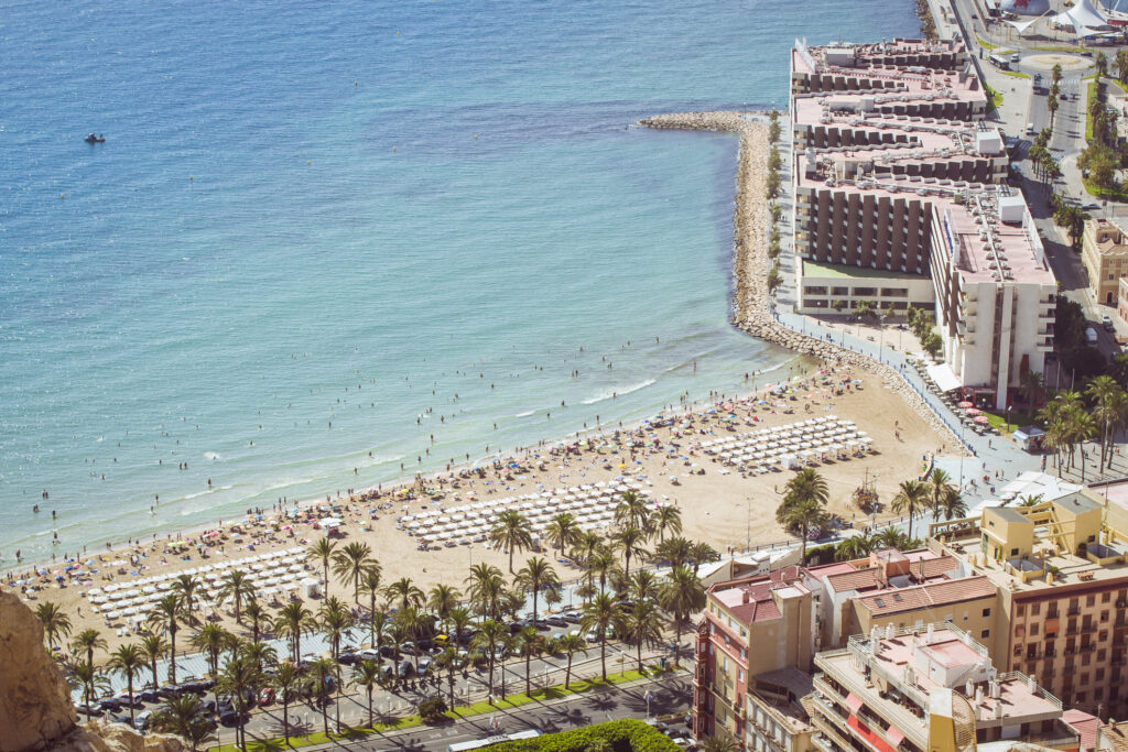 Der Sandstrand Playa del Postiguet - Bildnachweis: chasdesign Stock-Datei-ID: 515815510 – Lizenz vom: 03.07.2025