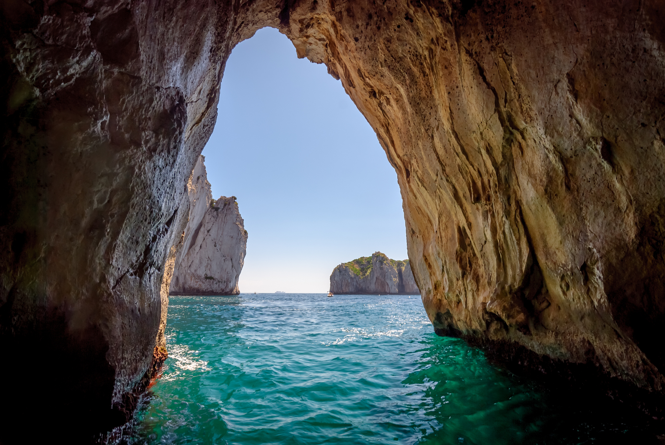 Blaue Grotte auf der Insel Capri, Italien - Bildnachweis: :taratata Stock-Datei-ID: 523394607 – Lizenz vom: 04.07.2025