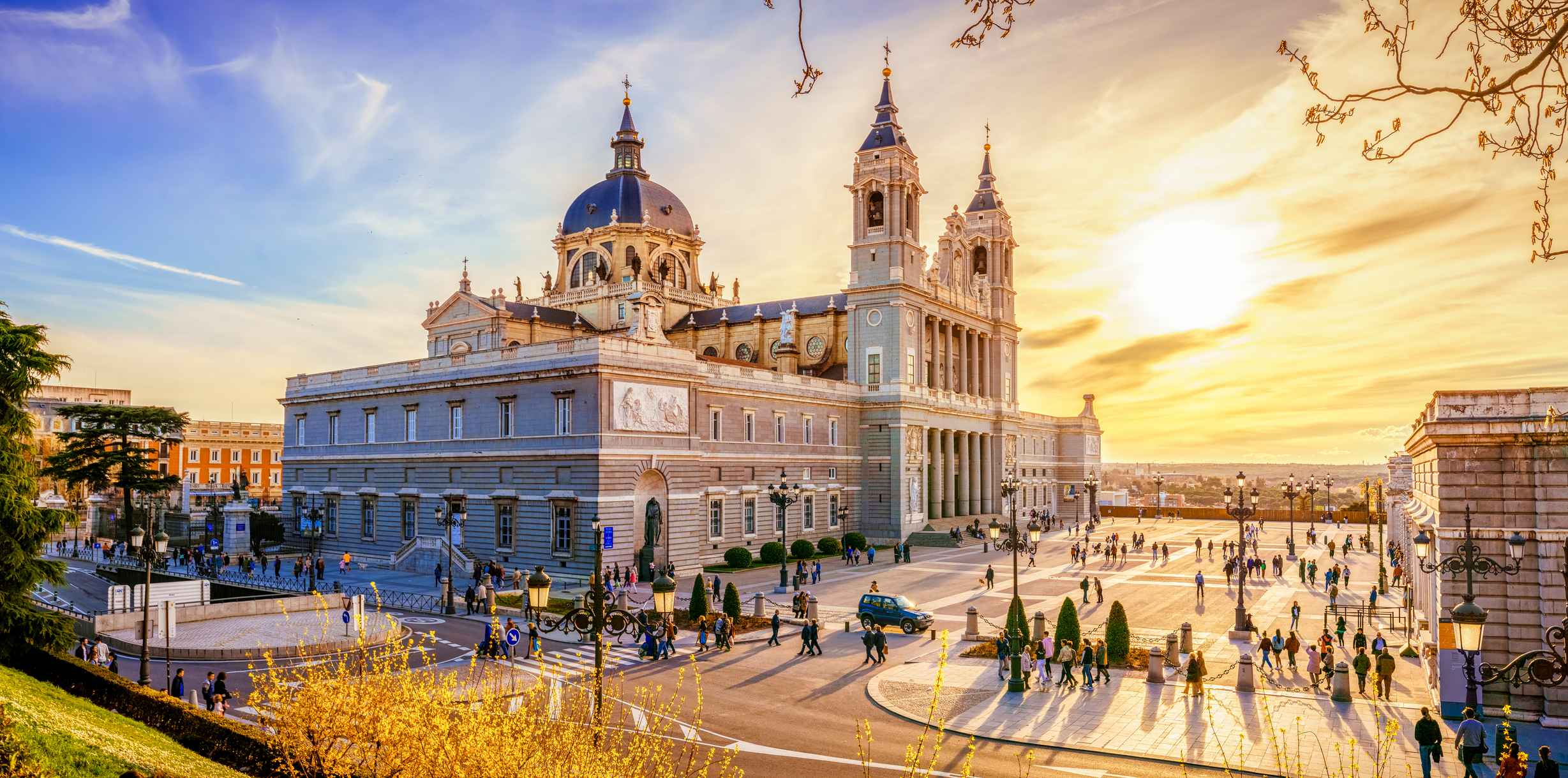 Die Kathedrale von Madrid, Spanien - Bildnachweis: LucVi Stock-Datei-ID: 941116518 – Lizenz vom: 07.07.2025