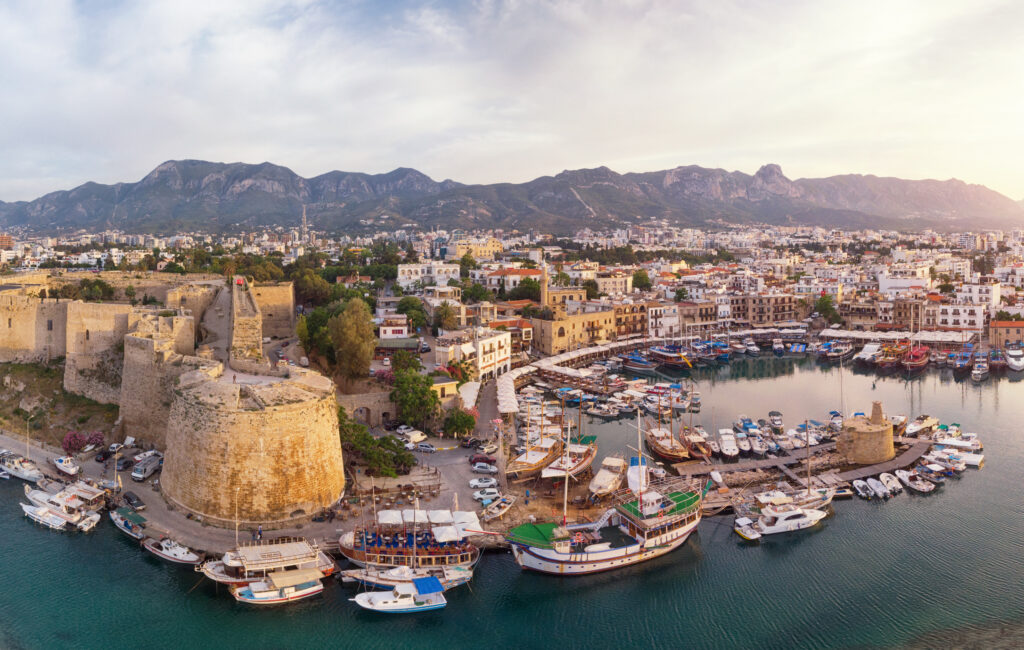 Luftbild vom alten Hafen von Girne - Bildnachweis: tunart Stock-Datei-ID: 961759390 – Lizenz vom: 02.07.2025