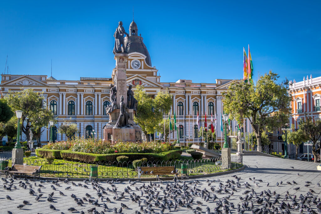 Das Murillo-Denkmal steht vor dem Regierungsgebäude an der Plaza Murillo in La Paz.