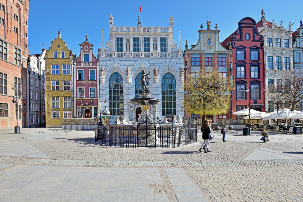 Neptunbrunnen auf dem Langen Markt Długi Targ in Danzig, Polen.